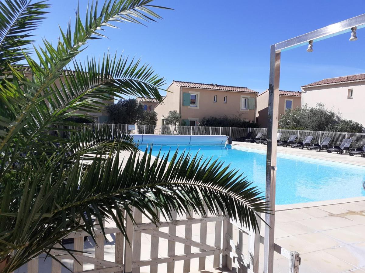 Appartement situé dans les Alpilles Mouries Esterno foto