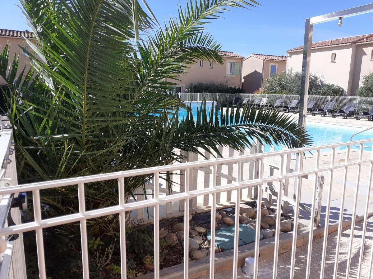 Appartement situé dans les Alpilles Mouries Esterno foto