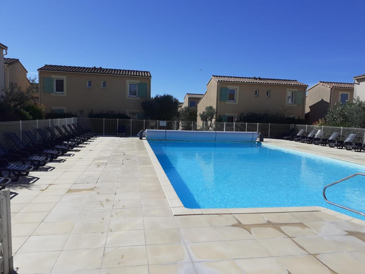 Appartement situé dans les Alpilles Mouries Esterno foto