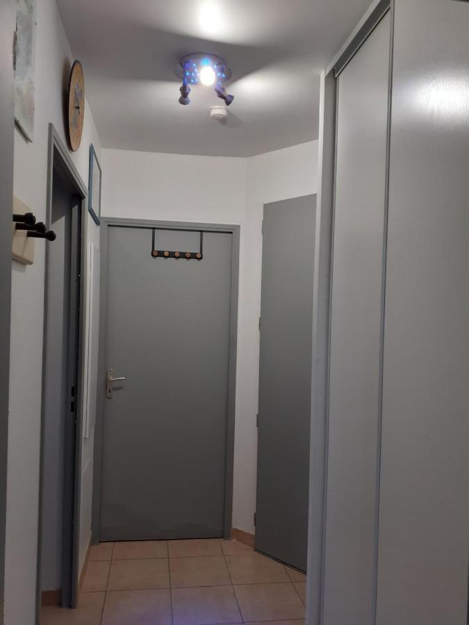 Appartement situé dans les Alpilles Mouries Esterno foto