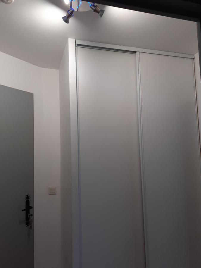 Appartement situé dans les Alpilles Mouries Esterno foto