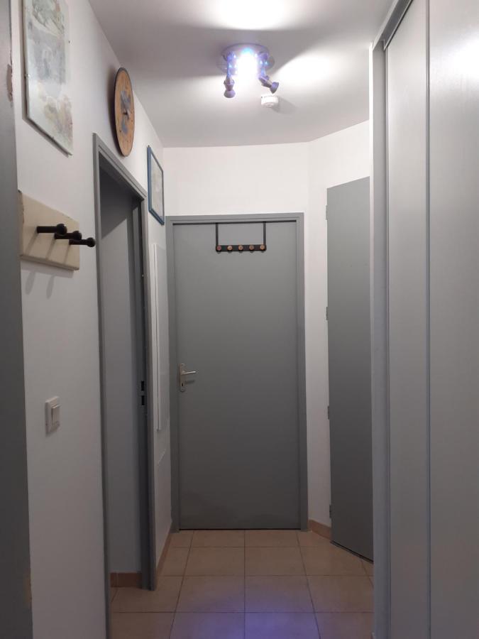 Appartement situé dans les Alpilles Mouries Esterno foto