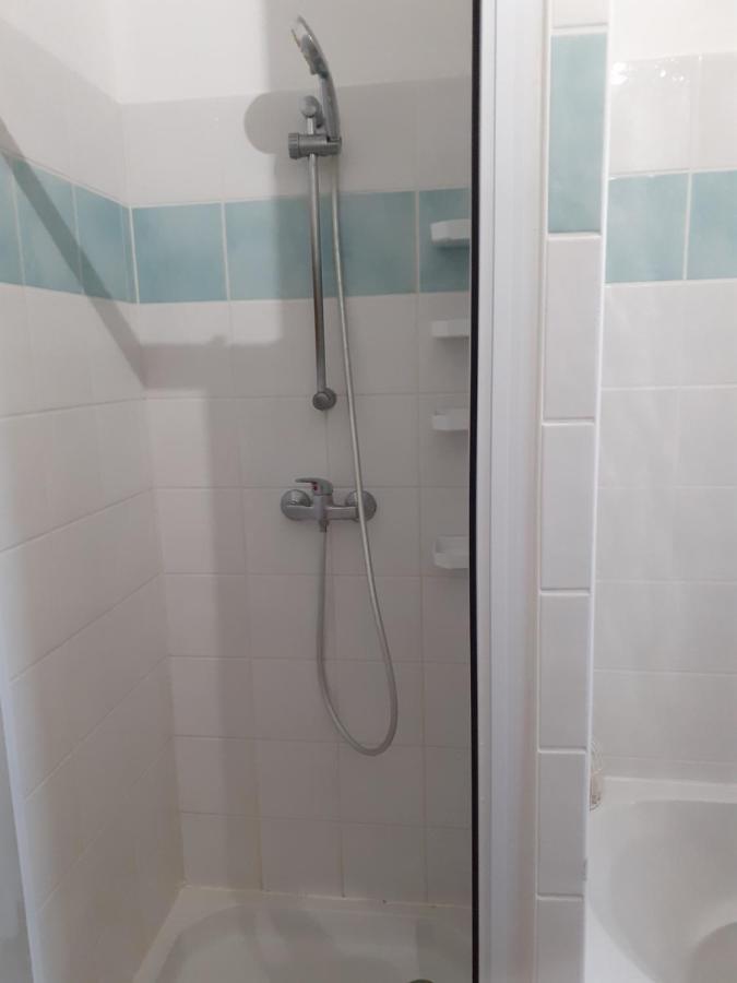 Appartement situé dans les Alpilles Mouries Esterno foto