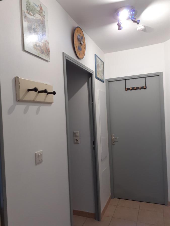 Appartement situé dans les Alpilles Mouries Esterno foto