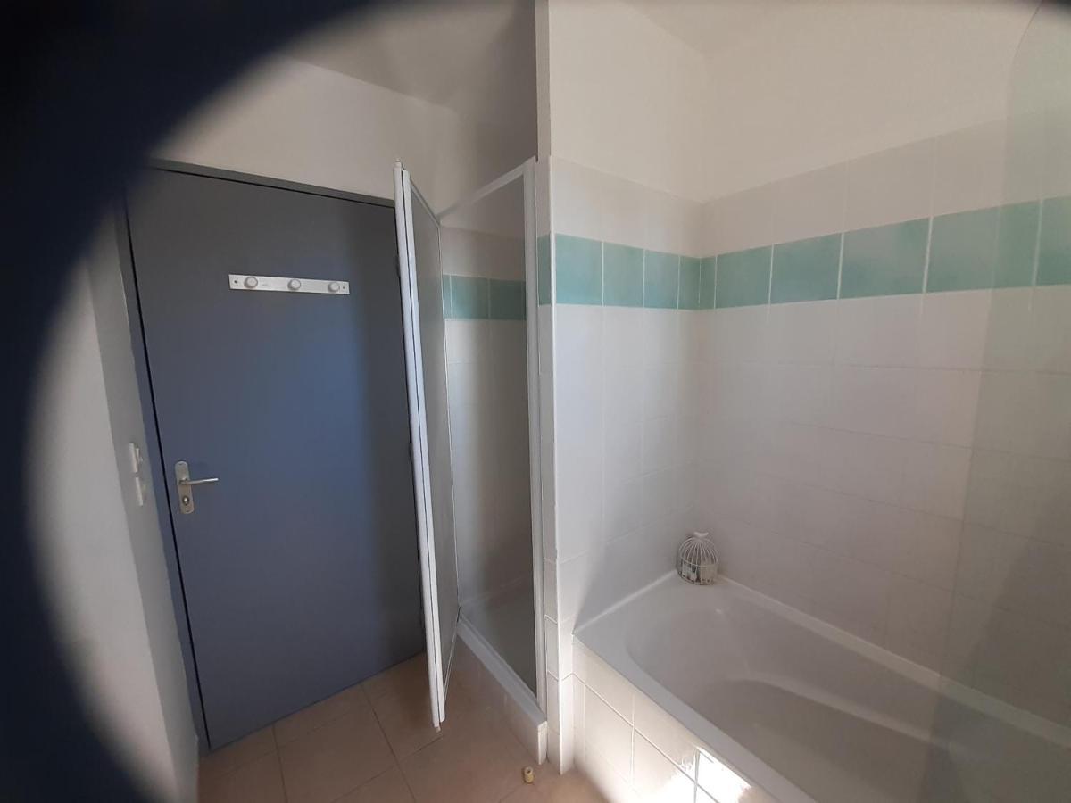 Appartement situé dans les Alpilles Mouries Esterno foto