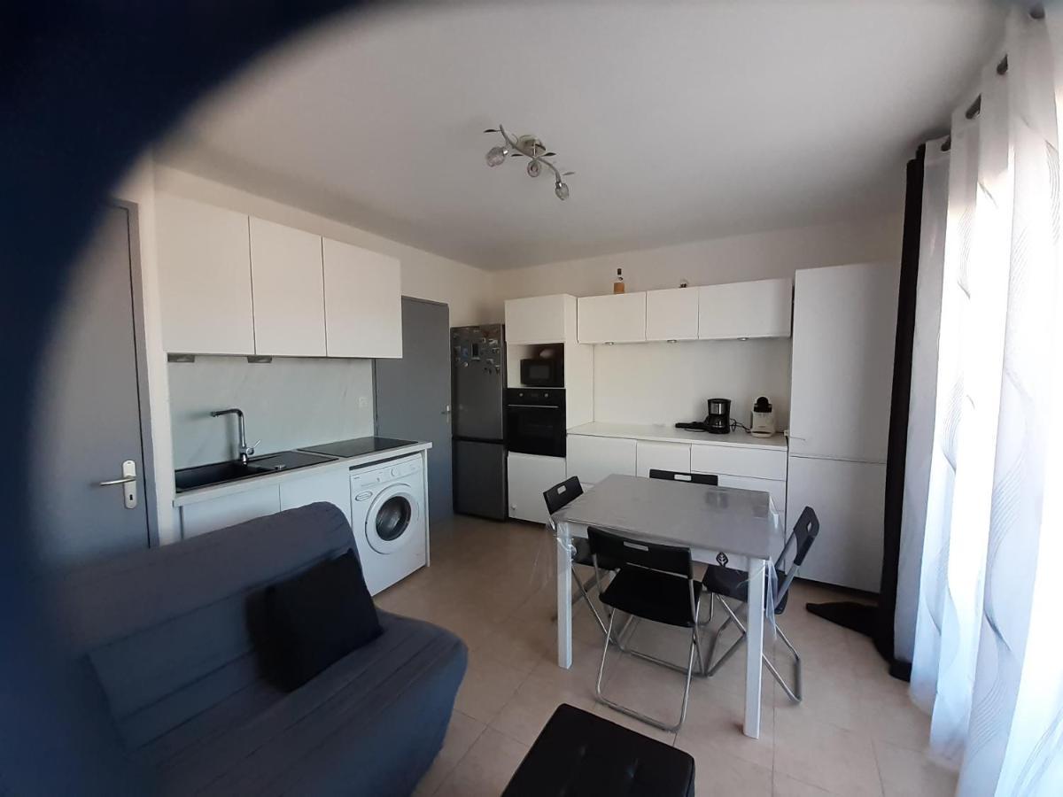 Appartement situé dans les Alpilles Mouries Esterno foto