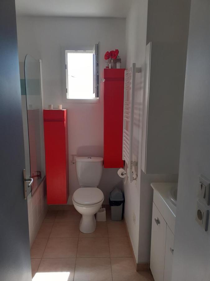 Appartement situé dans les Alpilles Mouries Esterno foto