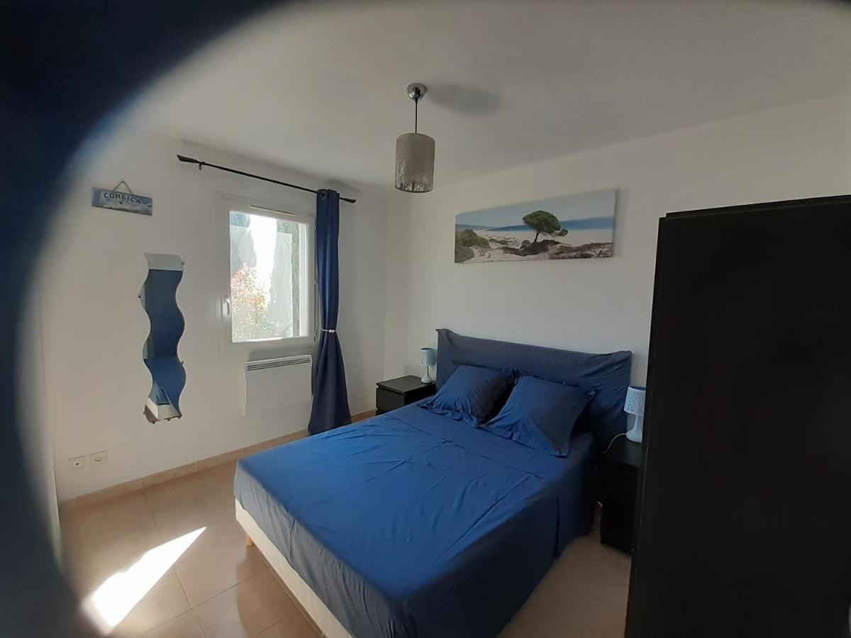 Appartement situé dans les Alpilles Mouries Esterno foto