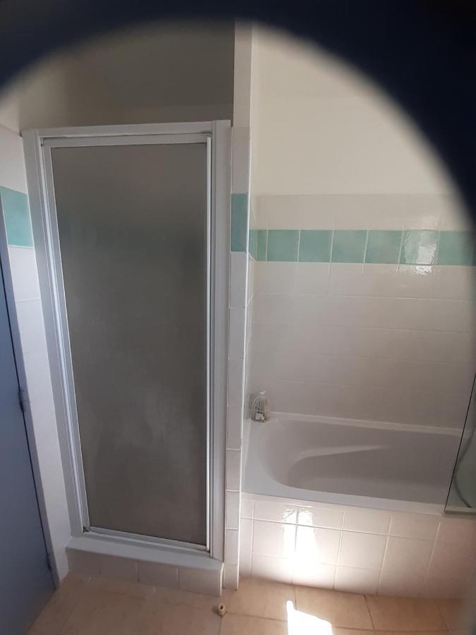 Appartement situé dans les Alpilles Mouries Esterno foto