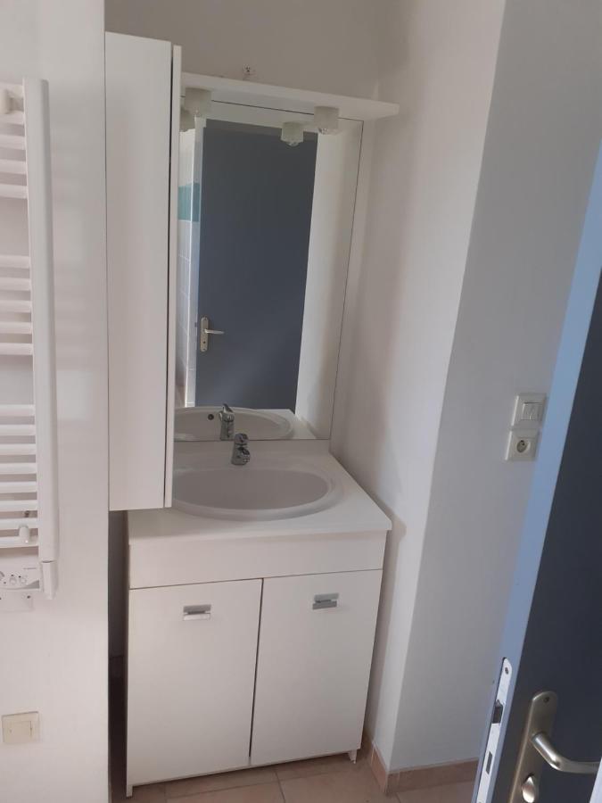 Appartement situé dans les Alpilles Mouries Esterno foto