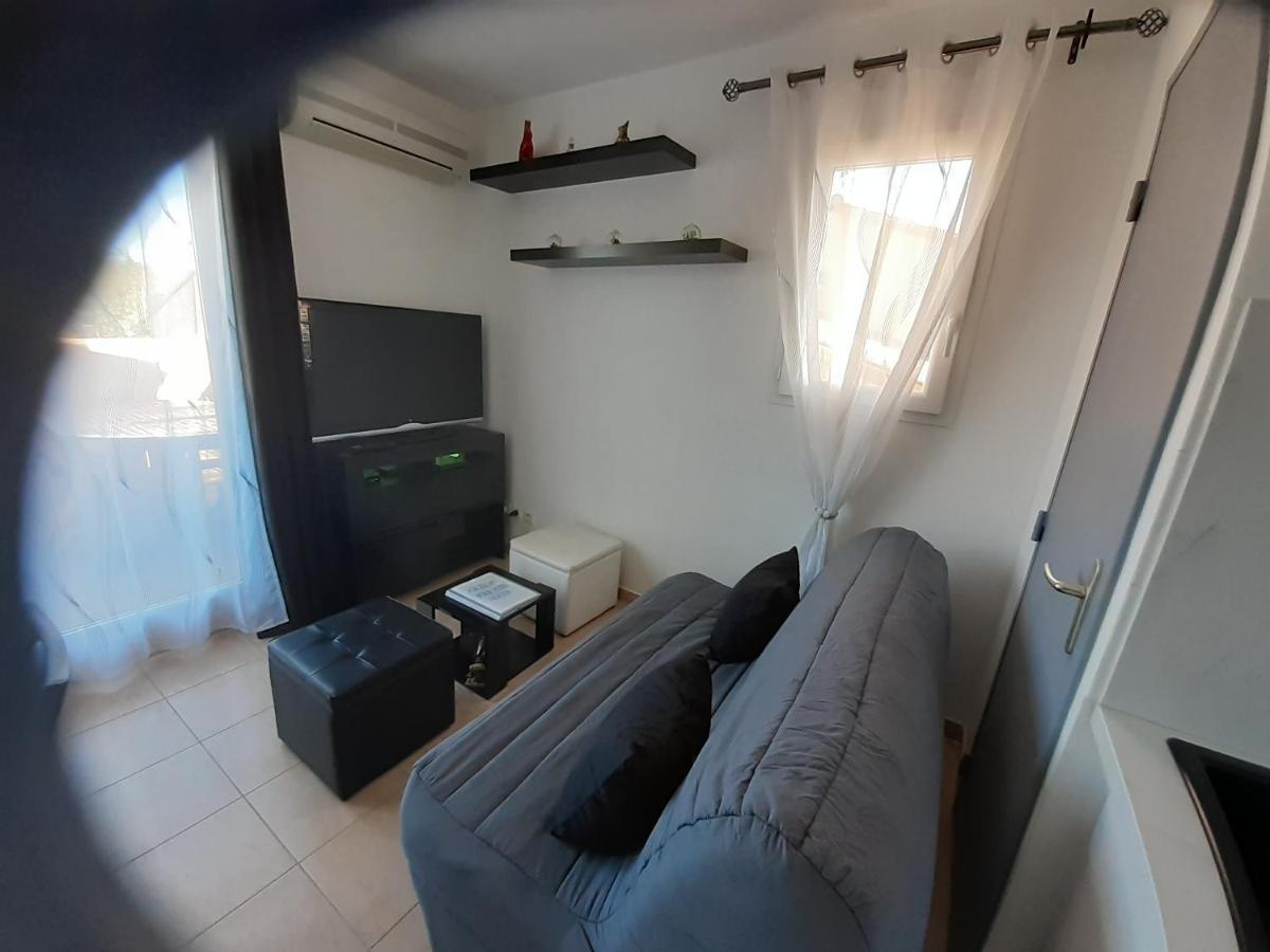 Appartement situé dans les Alpilles Mouries Esterno foto