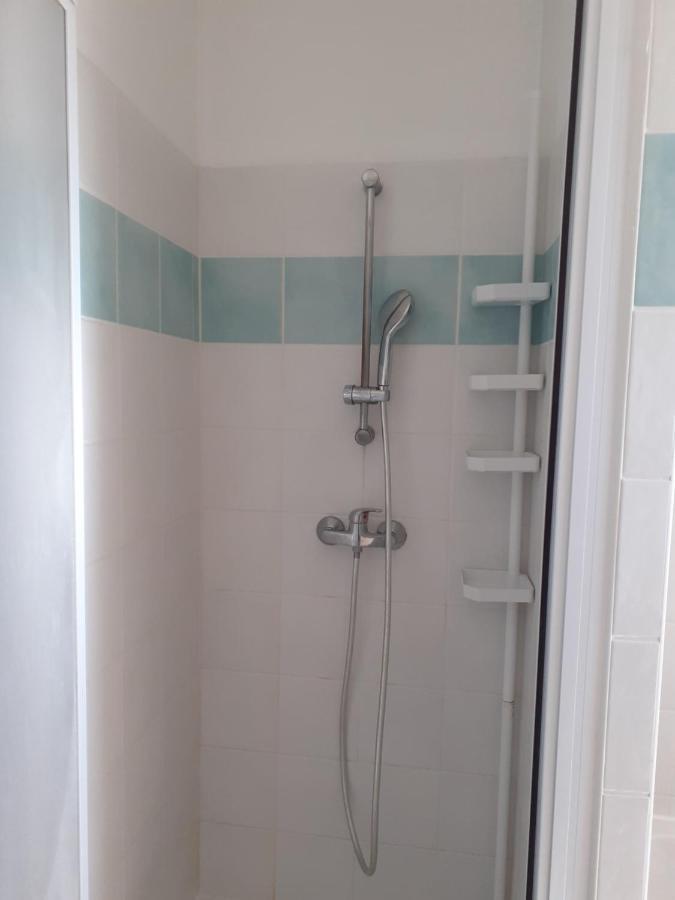Appartement situé dans les Alpilles Mouries Esterno foto