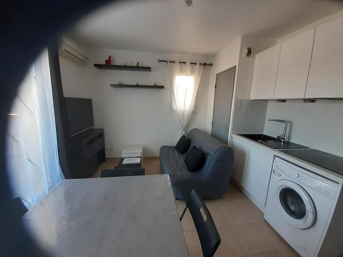 Appartement situé dans les Alpilles Mouries Esterno foto