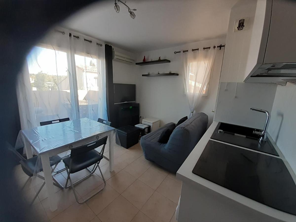 Appartement situé dans les Alpilles Mouries Esterno foto