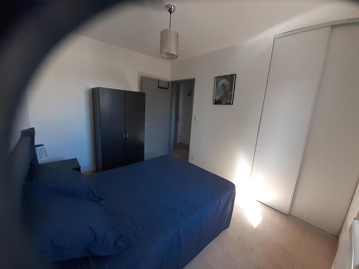 Appartement situé dans les Alpilles Mouries Esterno foto