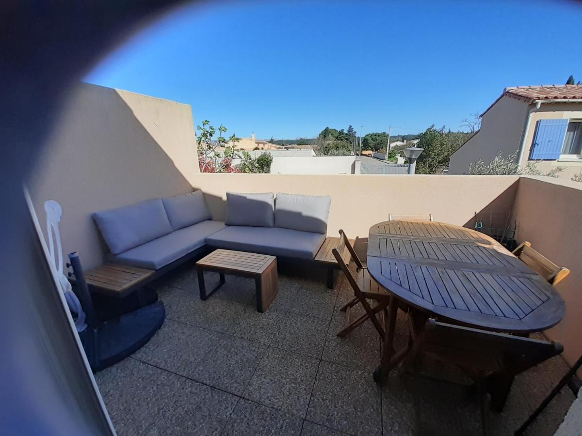 Appartement situé dans les Alpilles Mouries Esterno foto